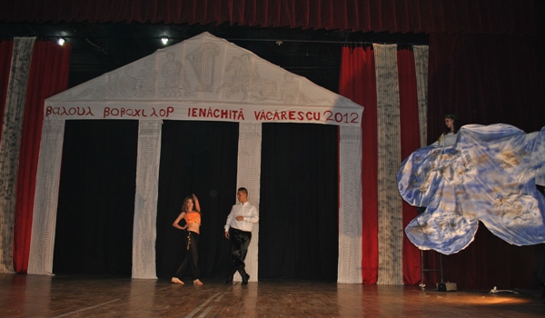 balul_bobocilor_ienachita_2012_12