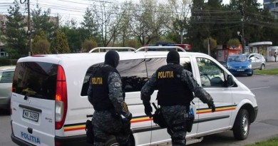 RĂCARI: Percheziții într-un dosar de înșelăciune cu bijuterii false RĂCARI: Percheziții într-un dosar de înșelăciune cu bijuterii false