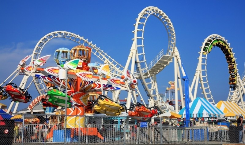 disneyland-rollercoaster
