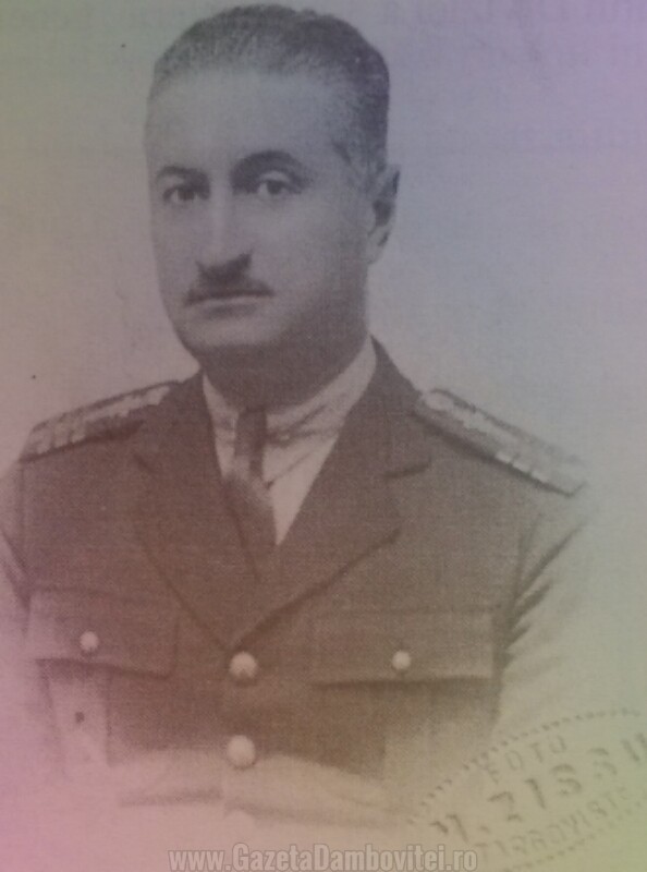 Colonelul Aurel Racoviţă în calitate de Comandant al Şcolii de Ofiţeri de Cavalerie Târgovişte 1934