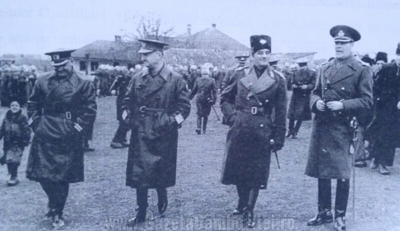 Inspecţia trupelor din garnizoana Chişinău, octombrie-noiembrie 1939. În centru, generalul Aurel Racoviţă alături de generalul Constantin Pantazi.