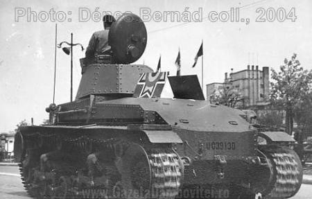 Car de luptă R2 la parade