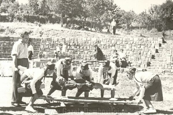 Exercitii ale Crucii Roșii - 1935, FOTO: agerpres.ro