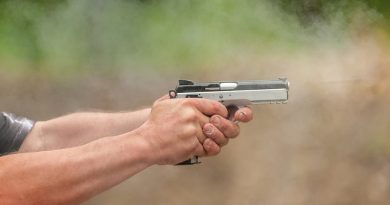 MAVRODIN: Un bărbat s-a ales cu dosar penal pentru nerespectarea regimului armelor și munitiilor MAVRODIN: Un bărbat s-a ales cu dosar penal pentru nerespectarea regimului armelor și munitiilor