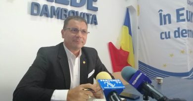 ALDE Dâmbovița către guvernanți: “Faceți un cadou copiilor: măriți alocațiile!” ALDE Dâmbovița către guvernanți: “Faceți un cadou copiilor: măriți alocațiile!”