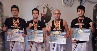 Numărul 13 e cu noroc pentru familia Marin! Experiențe inedite în Freestyle Kickboxing online! Numărul 13 e cu noroc pentru familia Marin! Experiențe inedite în Freestyle Kickboxing online!