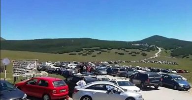 Transbucegi și Drumul Babelor, luate cu asalt de turiști Transbucegi și Drumul Babelor, luate cu asalt de turiști