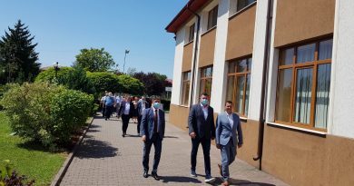 Vlad Oprea și-a depus candidatura la Titu, însoțit de liderii organizației PSD Dâmbovița Vlad Oprea și-a depus candidatura la Titu, însoțit de liderii organizației PSD Dâmbovița