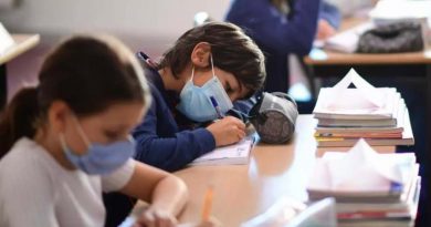 3 199 de elevi dâmbovițeni vor susține examenul de Evaluare Națională. Calendarul și regulile de desfășurare 3 199 de elevi dâmbovițeni vor susține examenul de Evaluare Națională. Calendarul și regulile de desfășurare