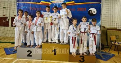 KARATE: Tinerii karateka de la CS Kidava au venit triumfători de la Mediaș KARATE: Tinerii karateka de la CS Kidava au venit triumfători de la Mediaș