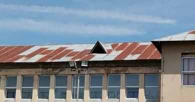 Semnal al deputatului Blaga: Clădirea Colegiului Naţional “I.L Caragiale” Moreni, lăsată în paragină Semnal al deputatului Blaga: Clădirea Colegiului Naţional “I.L Caragiale” Moreni, lăsată în paragină