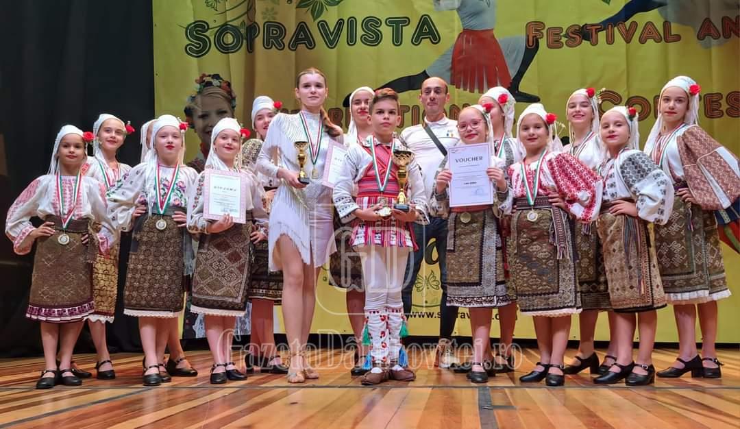 ansamblul folcloric trandafir dambovitean titu