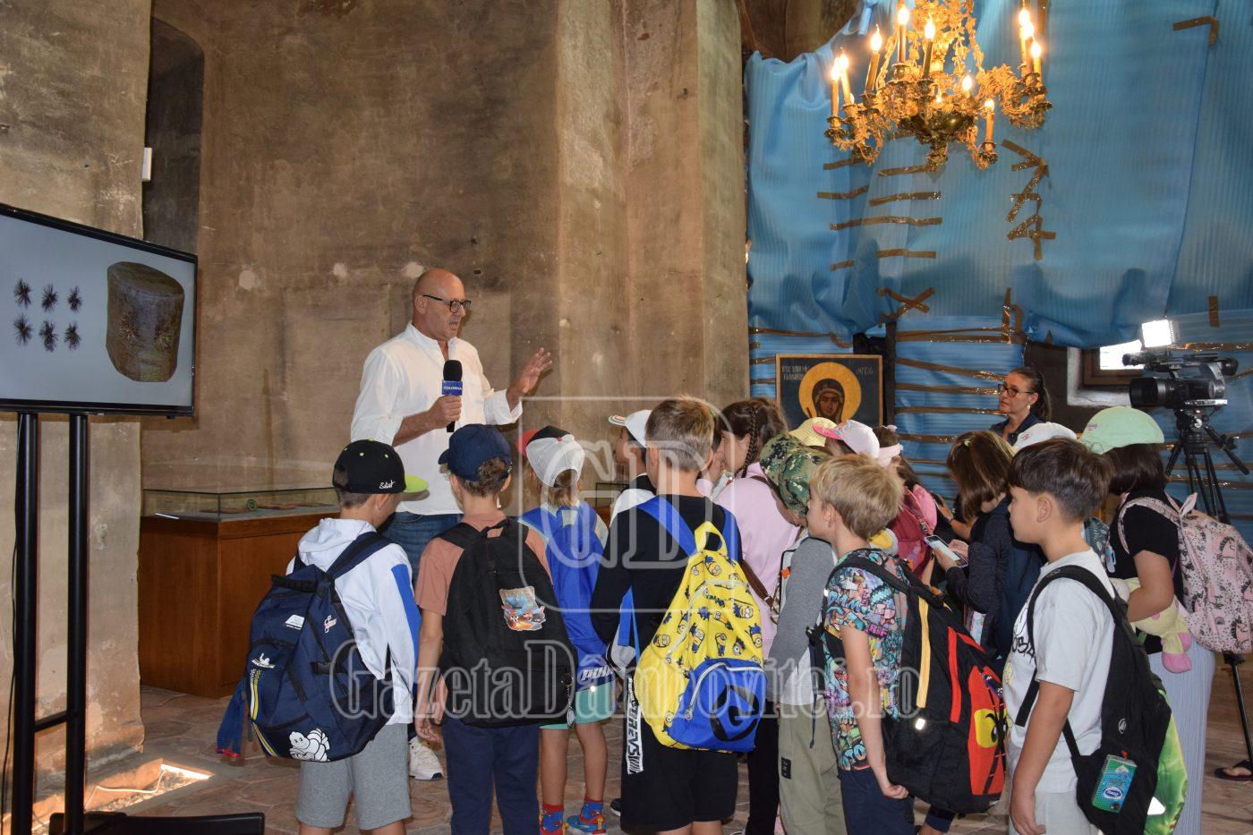 “Monumentul lunii: Biserica „Sf. Vineri” – Domnească Mică, la Curtea Domnească”