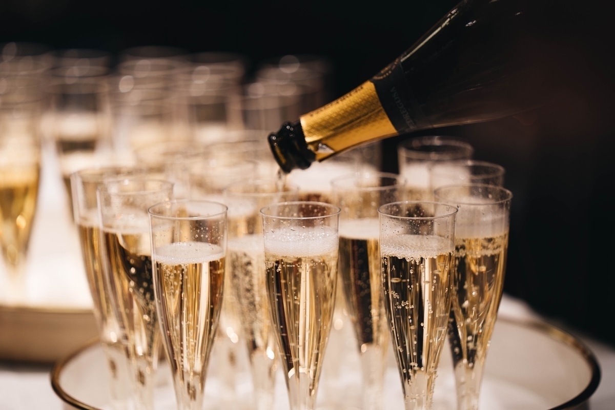 care sunt caracteristicile care fac diferența dintre șampanie și prosecco cover