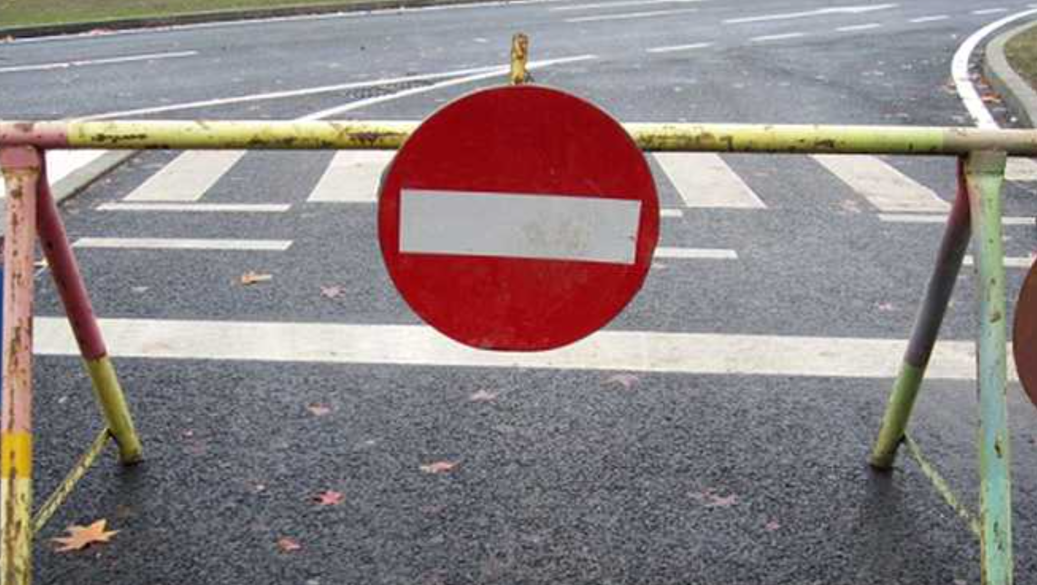 semn stop lucrari asfaltare drum