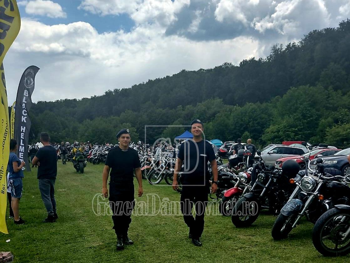 foto arhivă black helmets