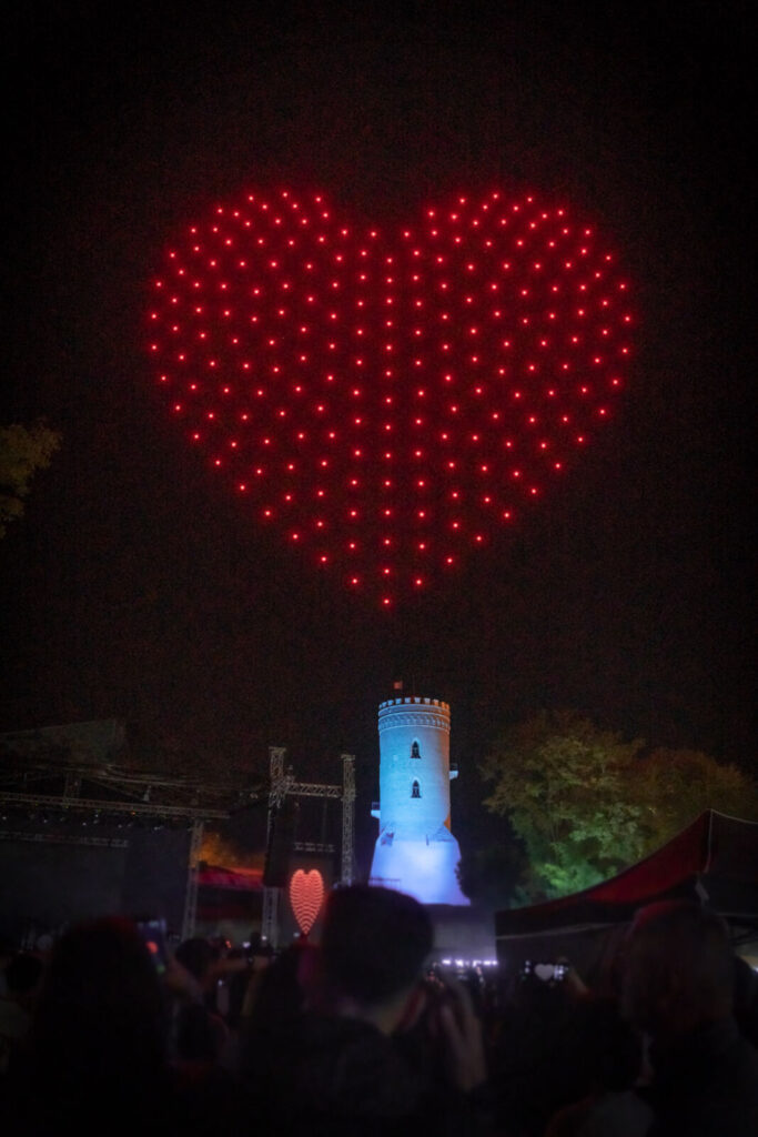 zilele cetatii 2024 targoviste spectacol drone si artificii (5)