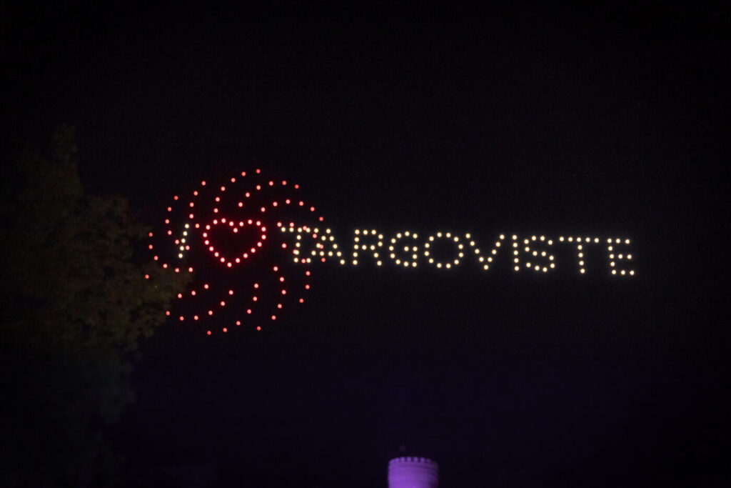 zilele cetatii 2024 targoviste spectacol drone si artificii (6)