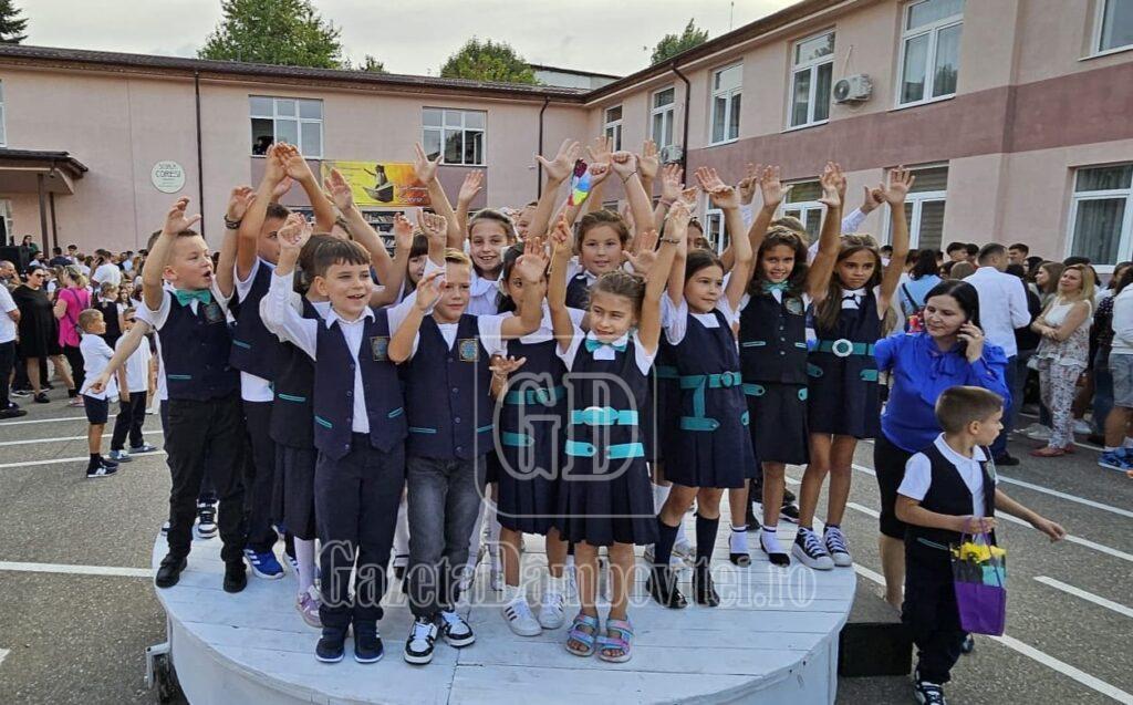 elevi prima zi