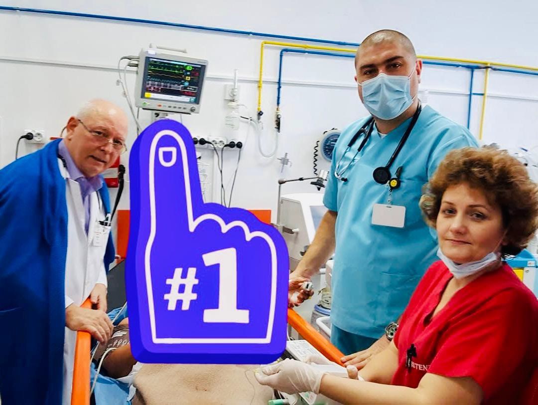 -Imagine de la prima tromboliză efectuată in SJU Târgoviște, sub supravegherea Dlui Dr Mihail Popa, medic primar Medicină Urgență și Dlui Dr Ștefan Grapă, medic primar Neurologie-