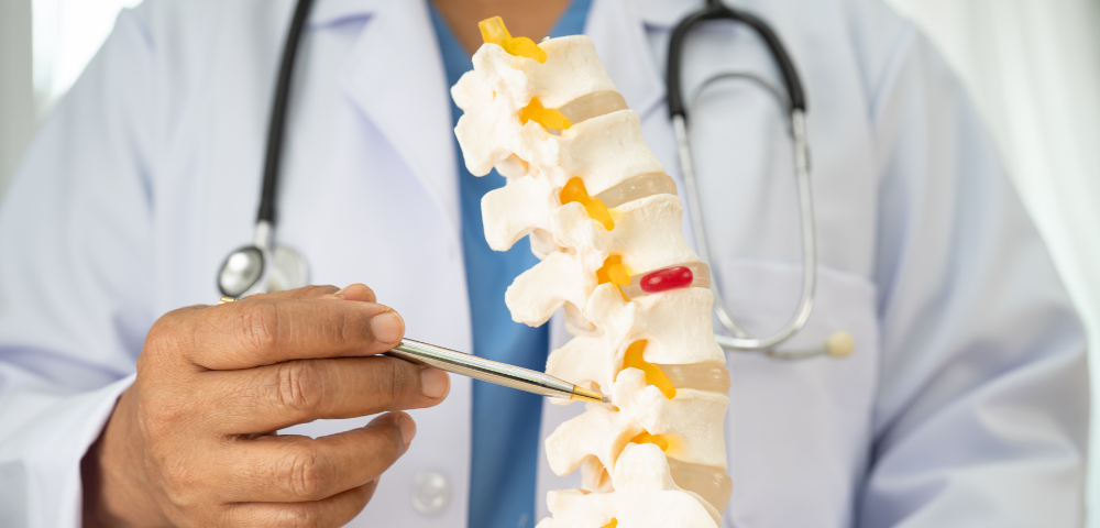 gazetadamboviteitotcetrebuiesastiidespreoperatiaminiminvazivapentruherniadedisclombara