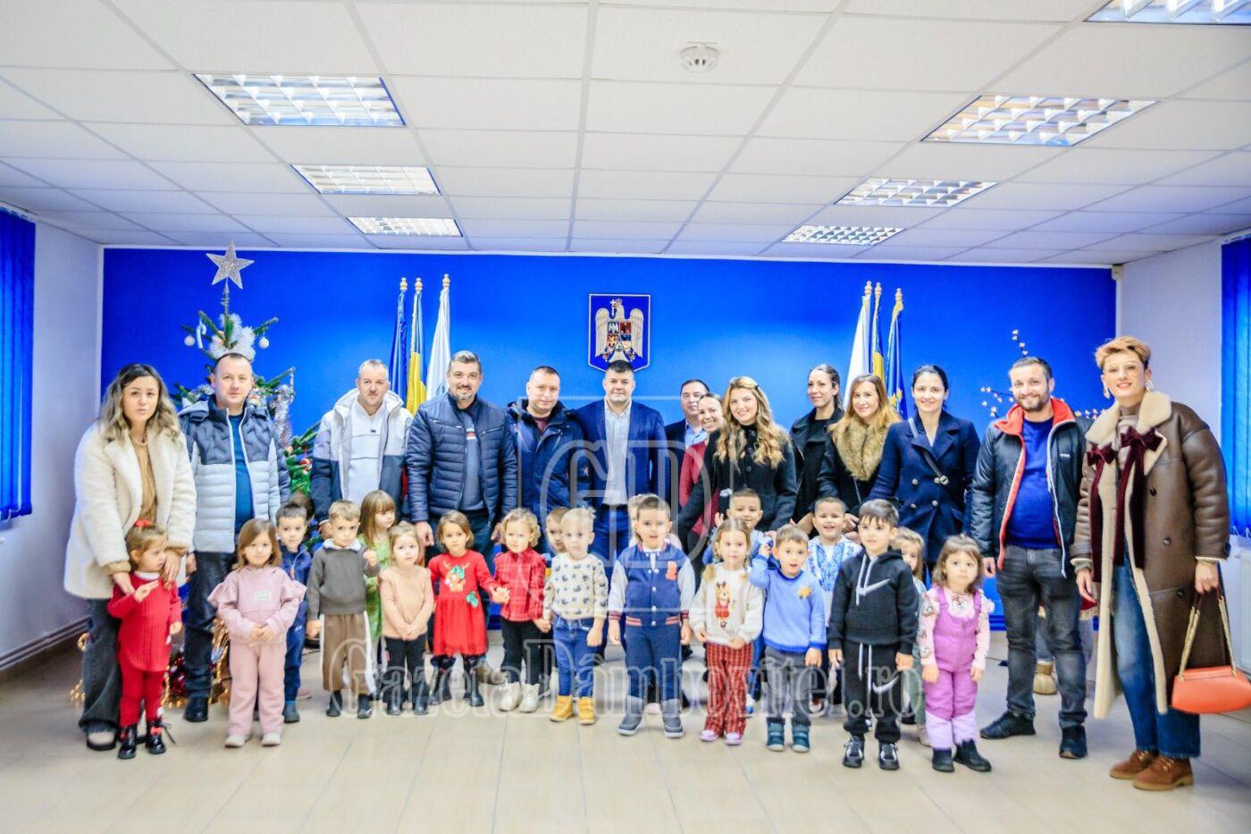 colindatori primaria titu (7)