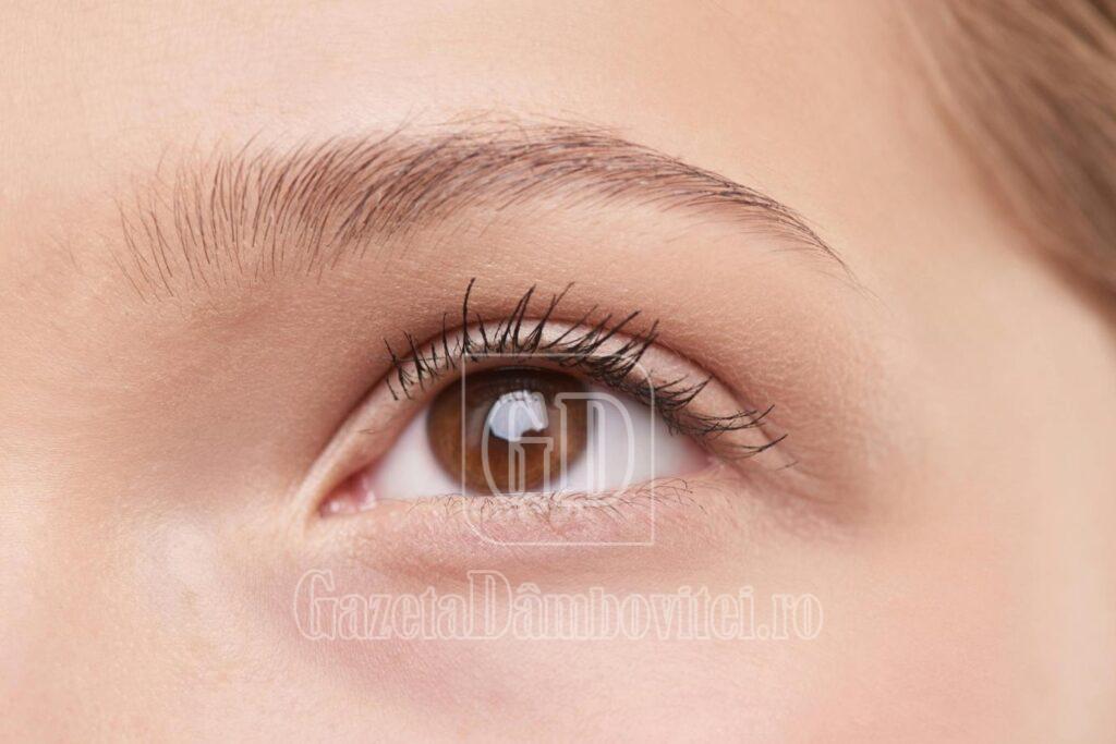 ce faci dacă ai sprâncenele rare și nu mai cresc pași esențiali pentru regenerare