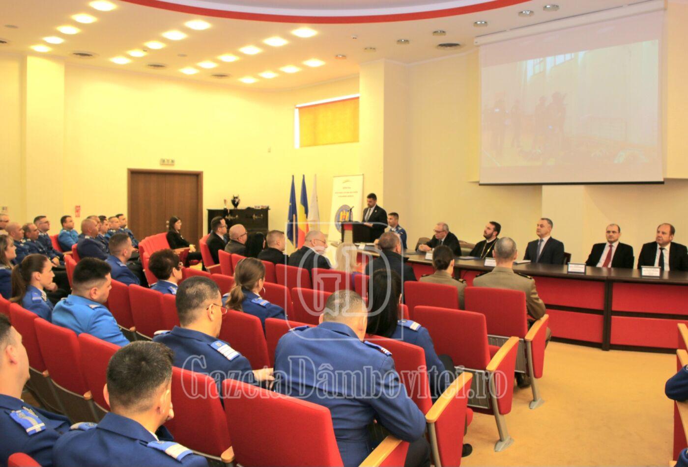 foto corpul k ansamblu