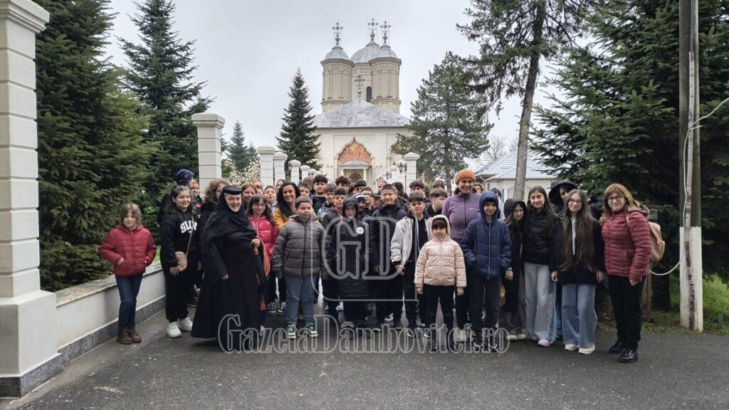 f8d75787 6fdf 48ca a453 52bbfdfb3fd2