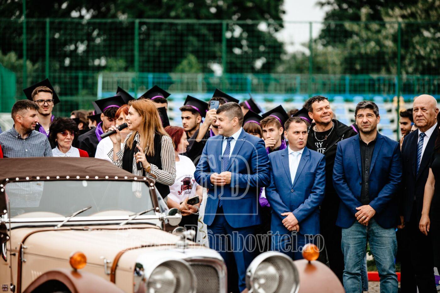 absolvire cu super eroi la titu bumblebee a defilat alături de elevii de la „iancu c. vissarion” (8)