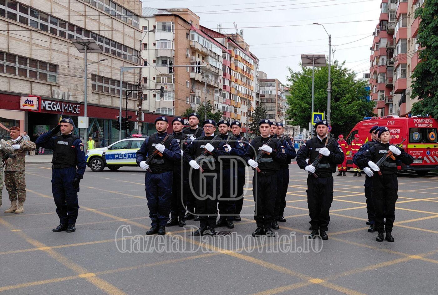 defilare targoviste ziua eroilor (1)