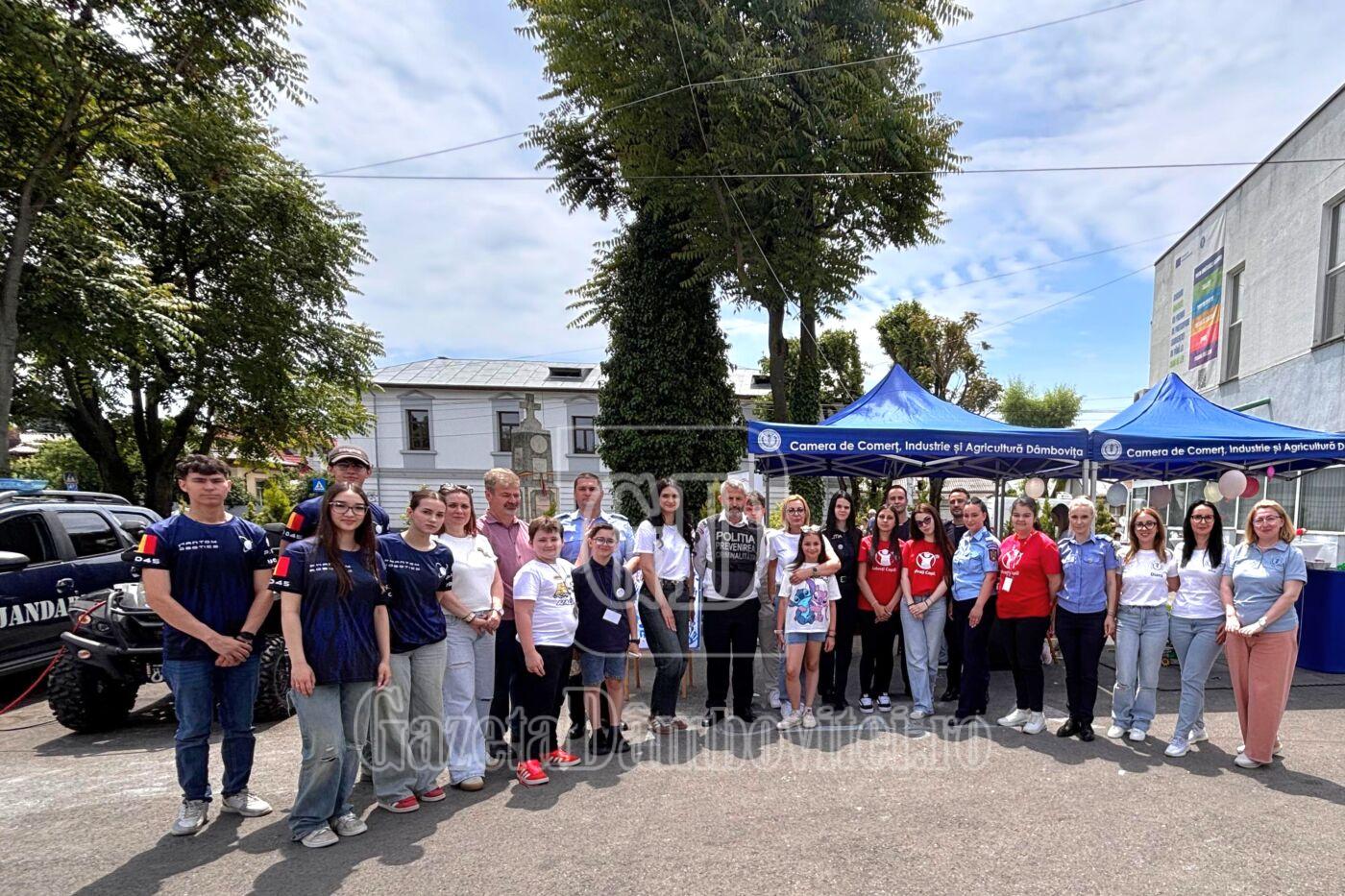 foto grup camera de comerț