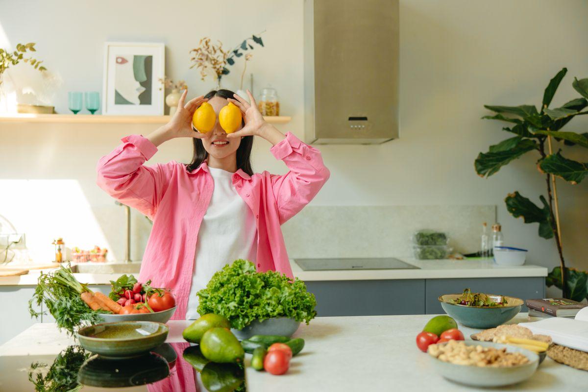 1.cuminfluenteazadietasanatateaparuluisiaunghiiloraflamaimultedespreobiceiurilealimentarecaresevadinog